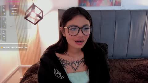 Eva   Emily online show from October 4, 12:25 pm