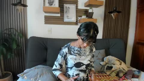 Eva online show from April 12, 2:32 pm