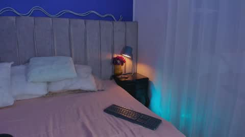 julieth online show from May 23, 8:27 pm