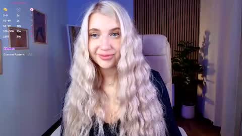 Eva  online show from May 11, 2:51 am