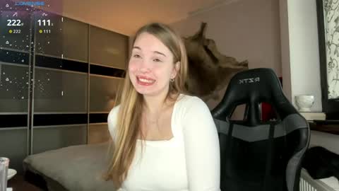 evacarter1 online show from March 23, 3:17 pm