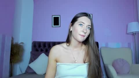 Snapshot of evalaniss chatting on October 1, 6:12 am Eva online show from October 1, 6:12 am