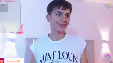 evan_tay online show from February 16, 8:01 am