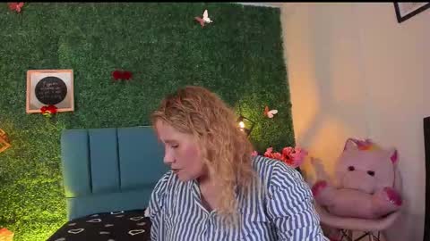  Evangelyne  online show from February 20, 7:38 pm