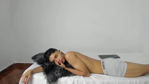 Snapshot of evans_collins24 chatting on December 11, 8:15 am Evans collins24 online show from December 11, 8:15 am