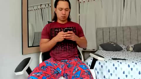 Snapshot of evans_king chatting on October 19, 4:22 pm Evan online show from October 19, 4:22 pm