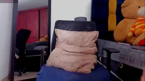   online show from March 7, 9:15 pm