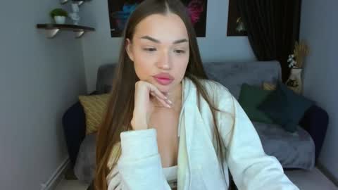 E V A  online show from December 26, 9:22 am