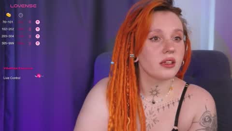 Snapshot of evaredmooon chatting on October 1, 4:22 am Moon online show from October 1, 4:22 am