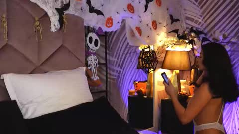 EvaRhea online show from October 27, 4:56 am