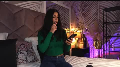 EvaRhea online show from March 31, 2:56 am