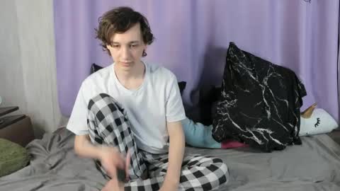 Eva and Robin online show from April 17, 10:45 pm