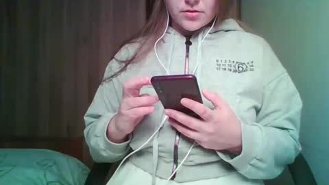evasapples2026 online show from May 10, 4:57 pm