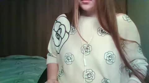 evasapples2026 online show from April 2, 9:00 pm