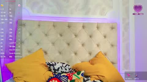 evasinclairr online show from March 7, 6:13 am