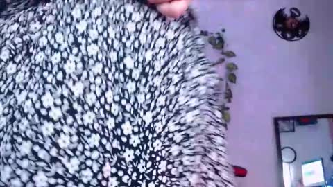 Eve Blue  friends. IG eve blue77 TW EveBlue 1 OF eveblue7 online show from March 9, 10:19 am