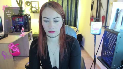 Snapshot of evee_e chatting on January 25, 1:30 pm Evee online show from January 25, 1:30 pm