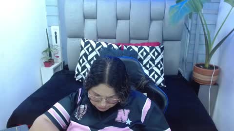 evelin zaens online show from April 29, 5:12 am