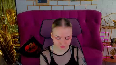 Evelina online show from May 27, 9:06 am