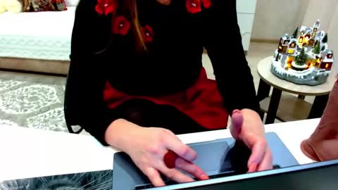 evelove online show from February 6, 5:59 pm