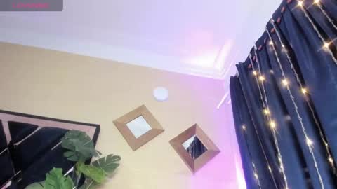 evelyn__rose1 online show from April 20, 1:52 am