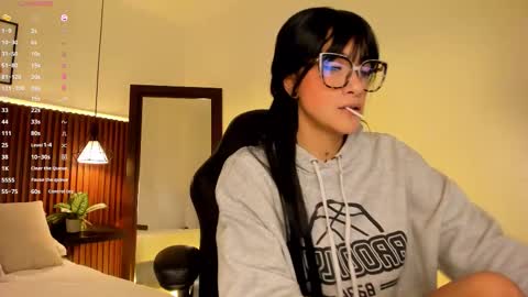 evelyn online show from November 27, 2:30 am