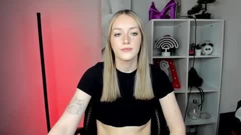 evelynblond online show from February 24, 2:09 pm