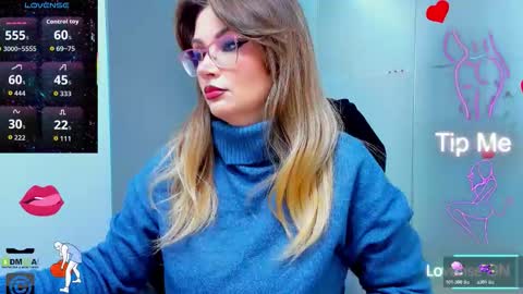 evelyne_rose online show from November 4, 6:15 am