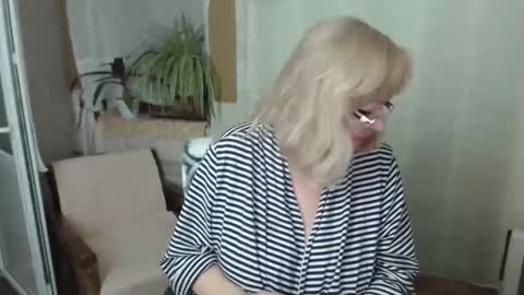 BarbaraBlondy online show from March 12, 8:45 pm