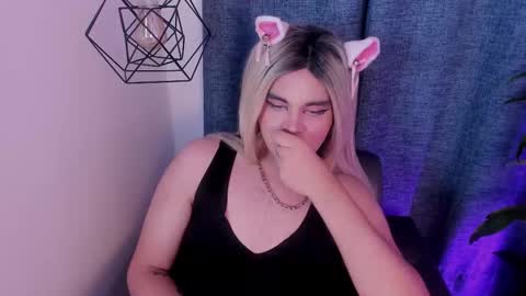 evelynn smith online show from February 26, 7:42 pm
