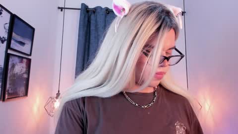 evelynn smith online show from January 31, 1:11 am