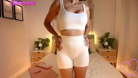 Evy Owen online show from July 11, 1:36 pm