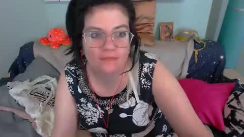 Everly online show from November 25, 8:18 pm