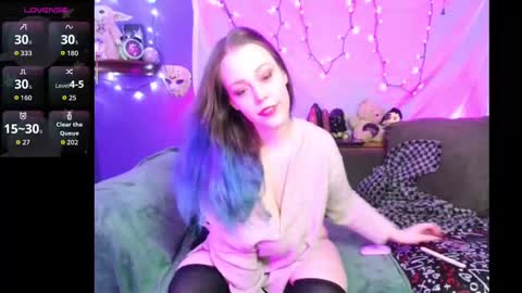 Evie online show from November 6, 5:21 am