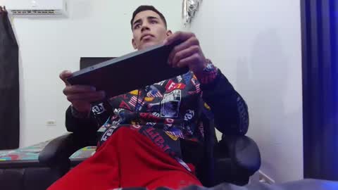 luis online show from January 9, 3:01 pm