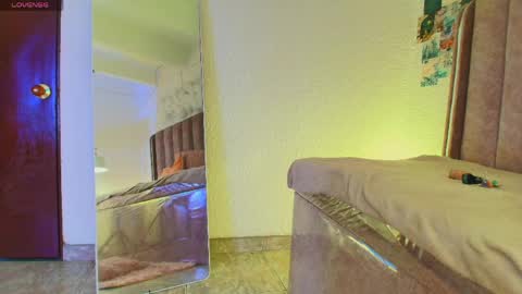 Evette online show from April 17, 12:46 am