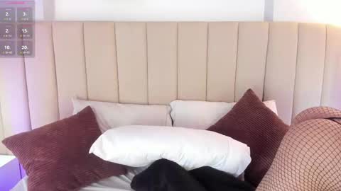 EVI  online show from April 1, 4:15 pm