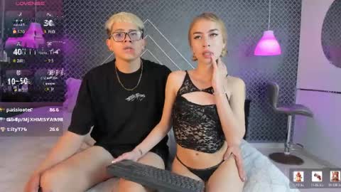 Evie  Denm online show from April 19, 9:39 pm