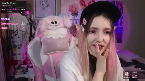 Evie online show from February 18, 10:14 pm