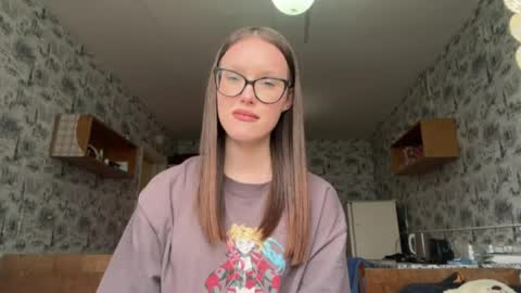 Chloe online show from April 27, 11:19 am