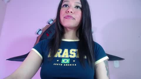 Snapshot of evybubbles_ chatting on September 30, 4:50 pm Im Evy online show from September 30, 4:50 pm