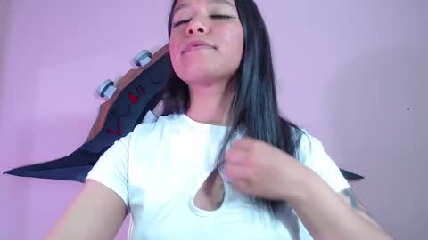 Snapshot of evybubbles_ chatting on October 23, 3:46 pm Im Evy online show from October 23, 3:46 pm