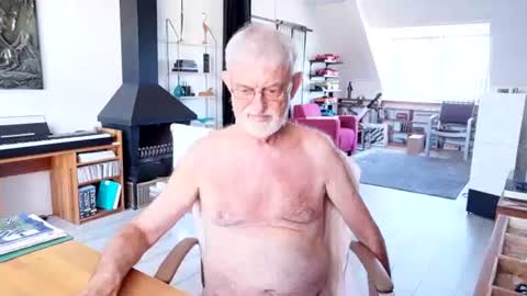 Naaktloper online show from July 14, 1:38 pm