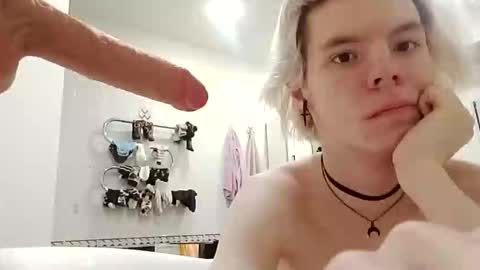 Essa online show from April 3, 7:15 am