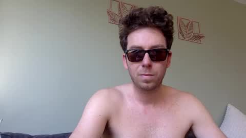 Excuteboy online show from March 2, 2:13 pm