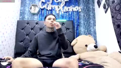 exotichot_couple online show from February 1, 10:40 pm