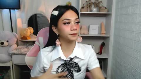 exotictssavie online show from March 4, 10:05 pm