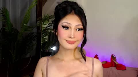 Snapshot of expensive_candyx chatting on December 26, 11:43 am Candy online show from December 26, 11:43 am