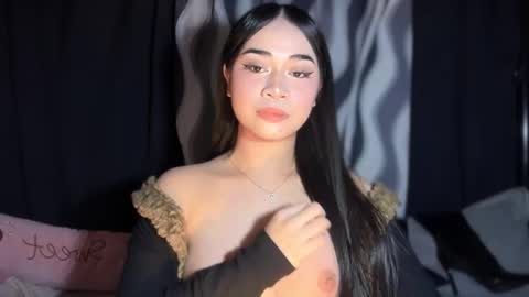 Snapshot of expensivets_chloe chatting on September 28, 12:58 pm chloee online show from September 28, 12:58 pm