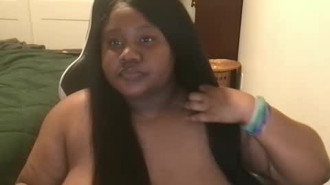 Miss Kitty online show from November 3, 7:20 am